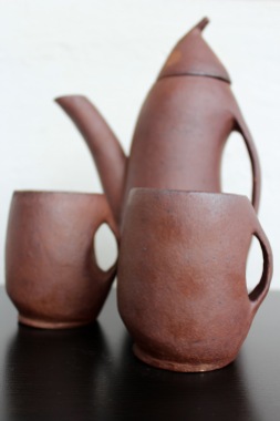 Woodfired teapot with mugs