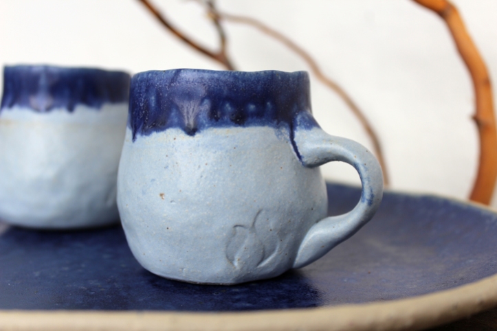 River blue black coffee cups